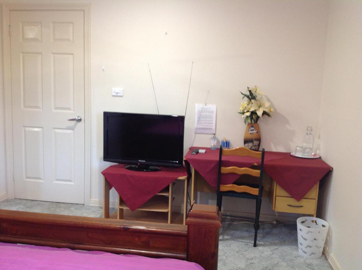 A Home Away From Home แคนเบอร์รา ภายนอก รูปภาพ