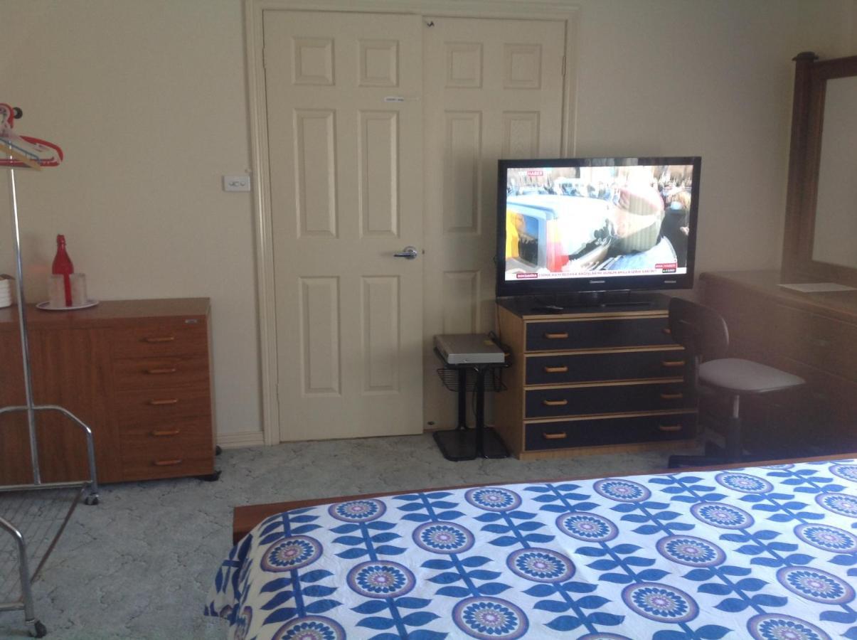 A Home Away From Home แคนเบอร์รา ภายนอก รูปภาพ