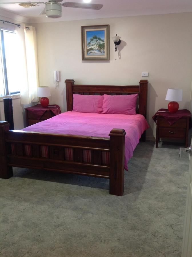 A Home Away From Home แคนเบอร์รา ภายนอก รูปภาพ