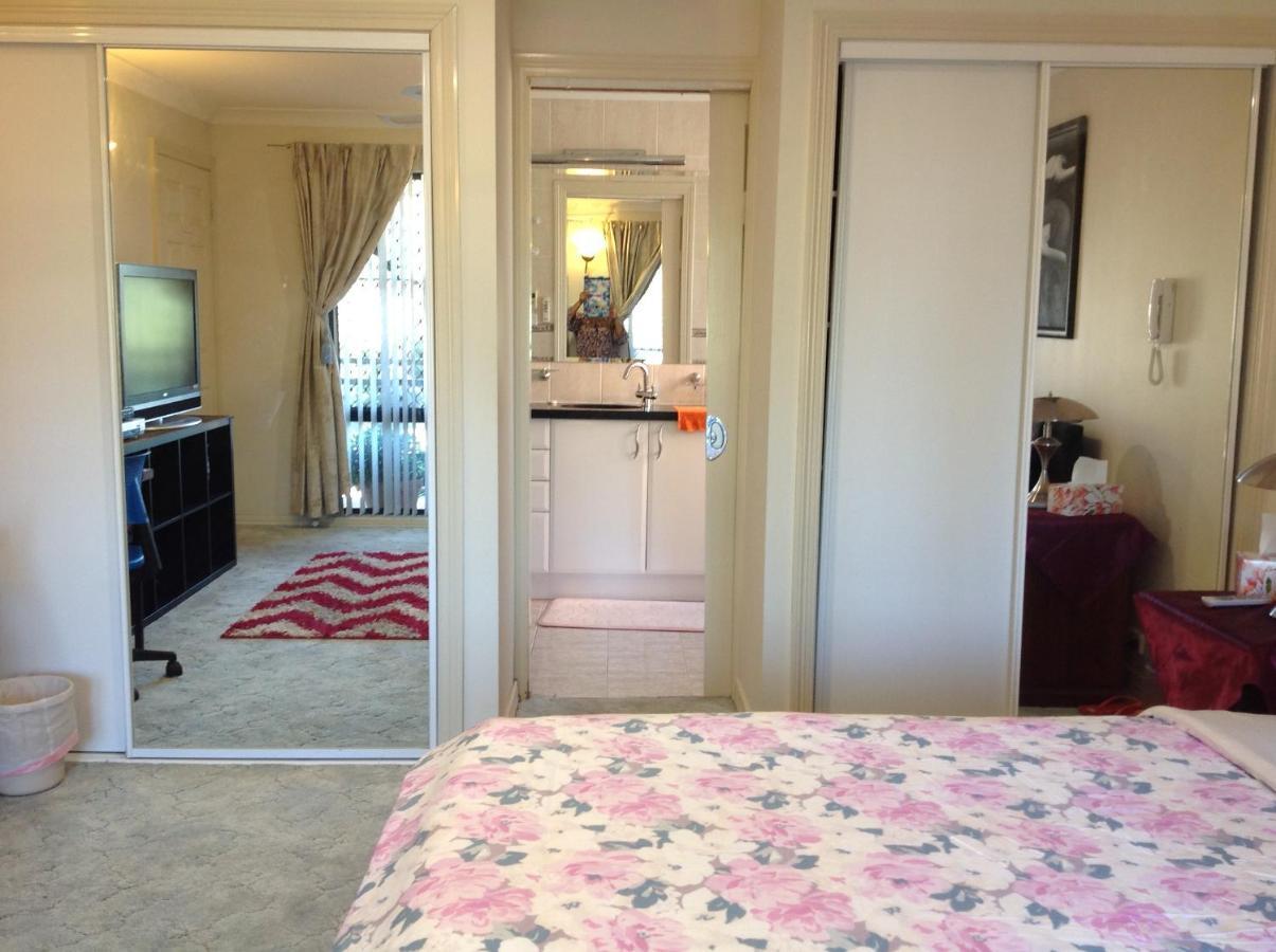 A Home Away From Home แคนเบอร์รา ภายนอก รูปภาพ