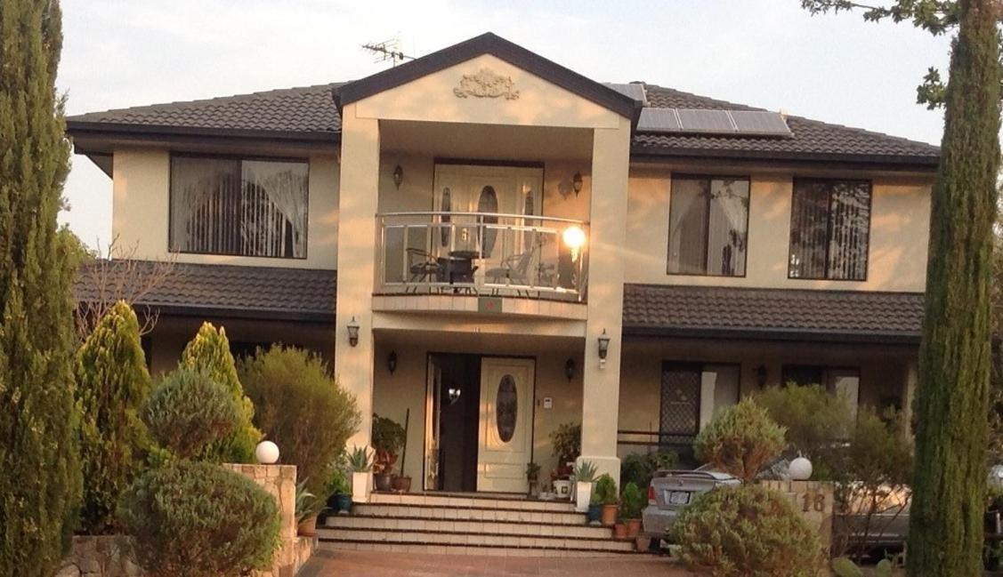 A Home Away From Home แคนเบอร์รา ภายนอก รูปภาพ