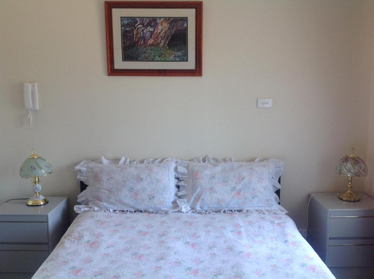 A Home Away From Home แคนเบอร์รา ภายนอก รูปภาพ