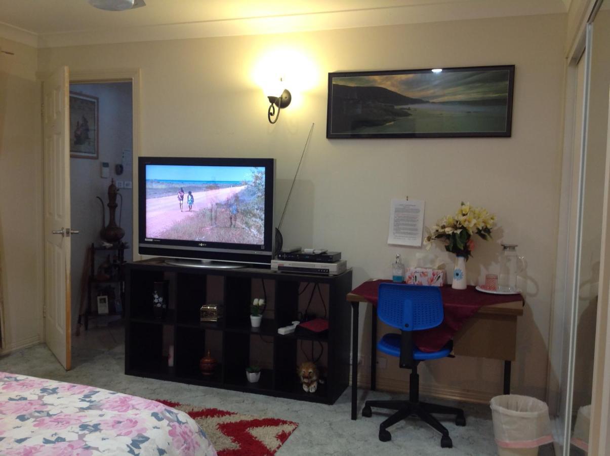 A Home Away From Home แคนเบอร์รา ภายนอก รูปภาพ