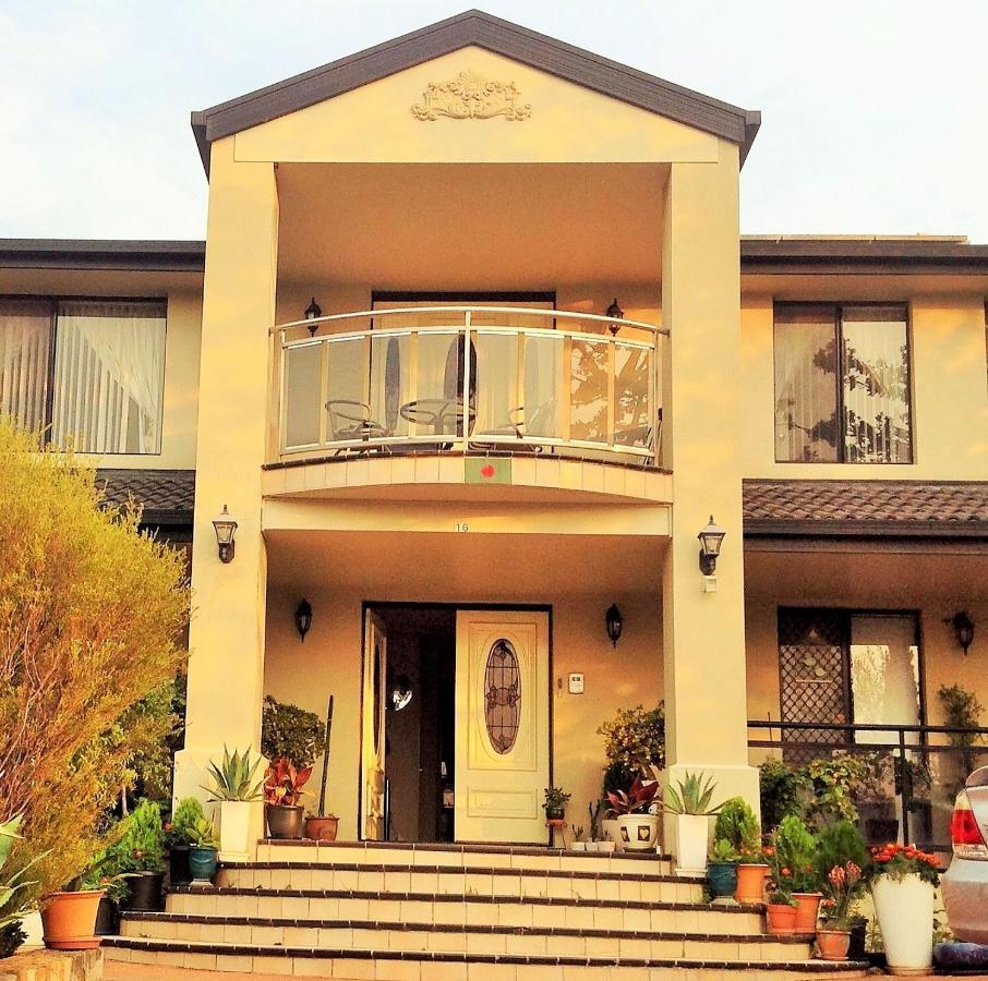 A Home Away From Home แคนเบอร์รา ภายนอก รูปภาพ