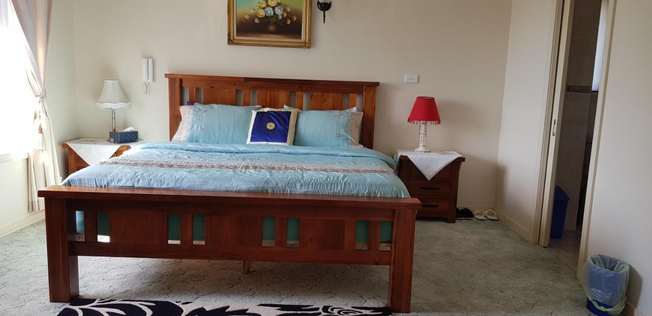 A Home Away From Home แคนเบอร์รา ภายนอก รูปภาพ