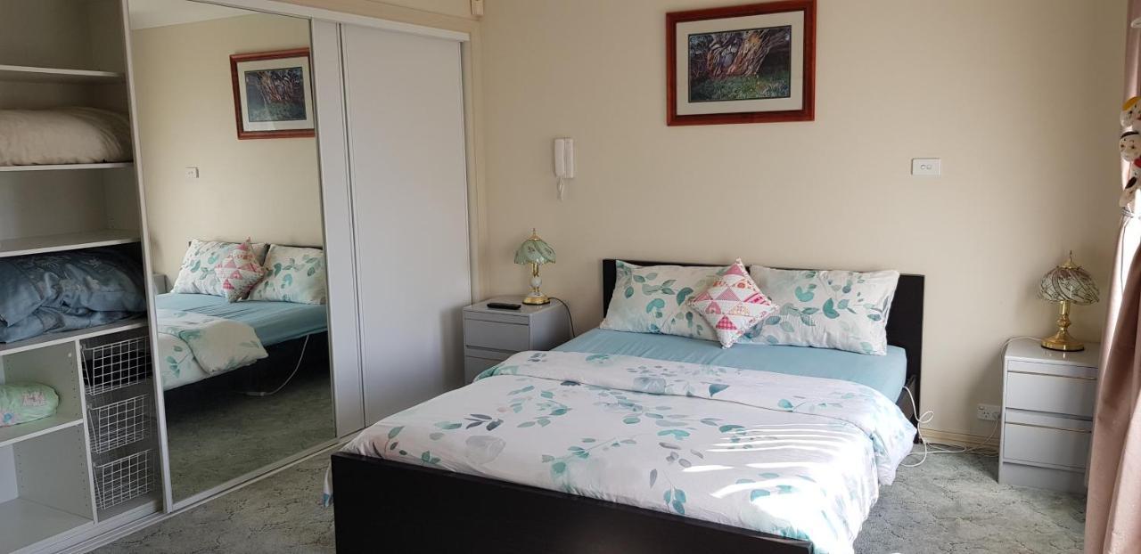 A Home Away From Home แคนเบอร์รา ภายนอก รูปภาพ