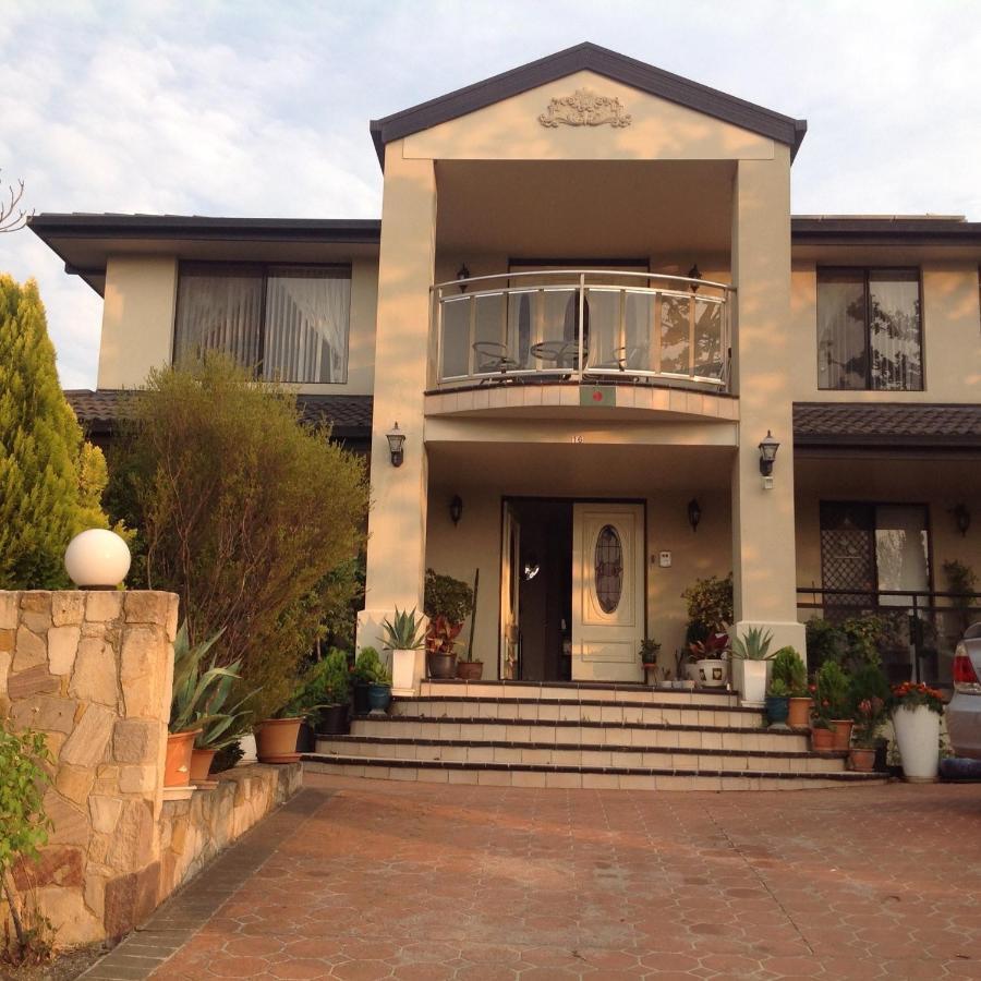 A Home Away From Home แคนเบอร์รา ภายนอก รูปภาพ